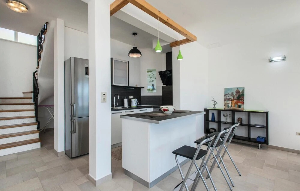 Awesome Home In Sevid