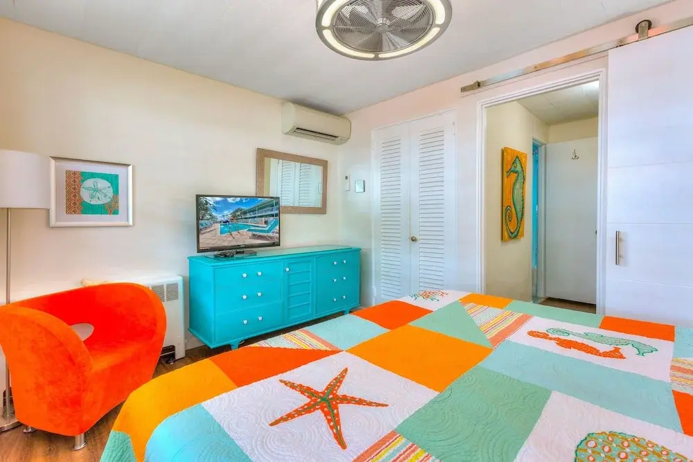 Tropic Terrace #29 - Beachfront Rental 1 Bedroom Apts by RedAwning