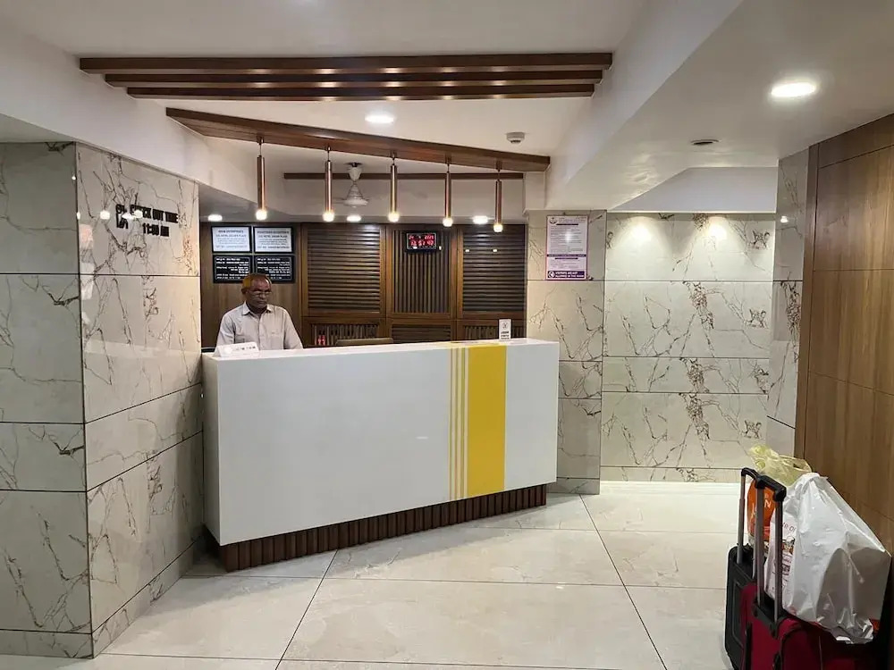 Hotel Golden Plaza surat