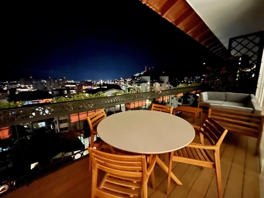 Pier 57 Penthouse 703 Romantic Zone Spectacular Ocean Views