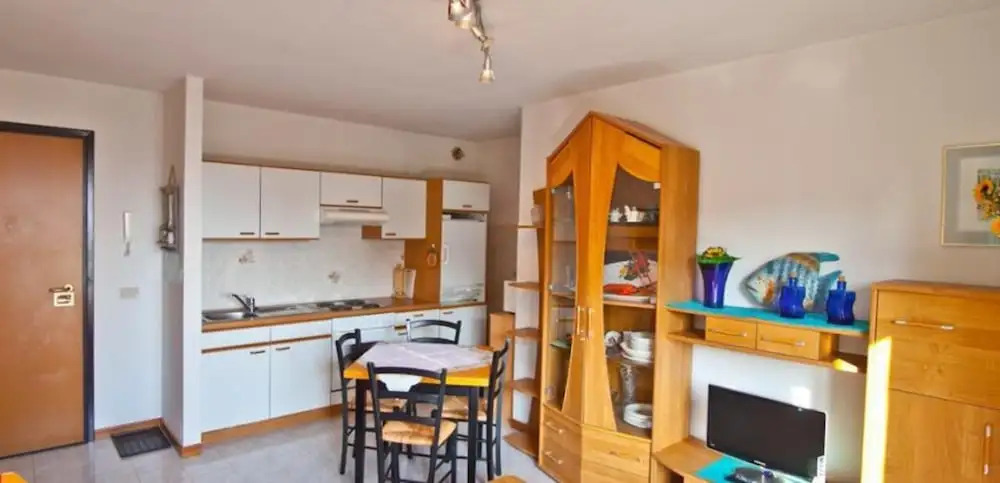 Cozy Flat for Four Guests Just Steps From the sea