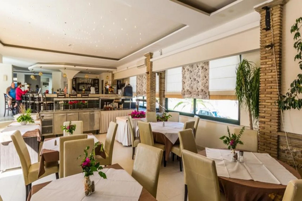 Zante Plaza Hotel & Apartments
