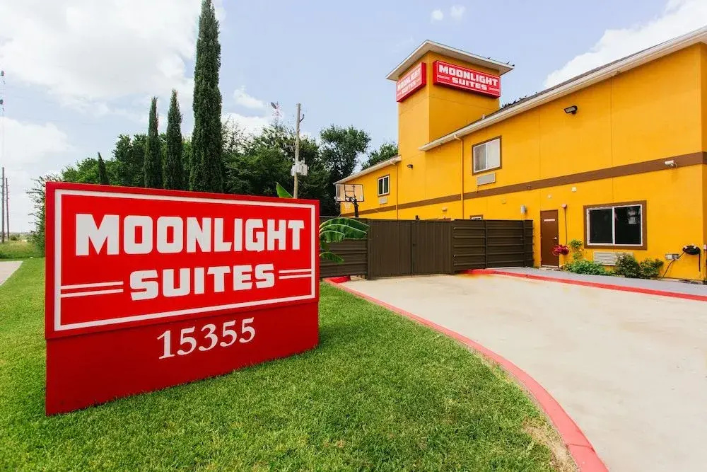 Moonlight Suites - Houston/George Bush Intl Airport