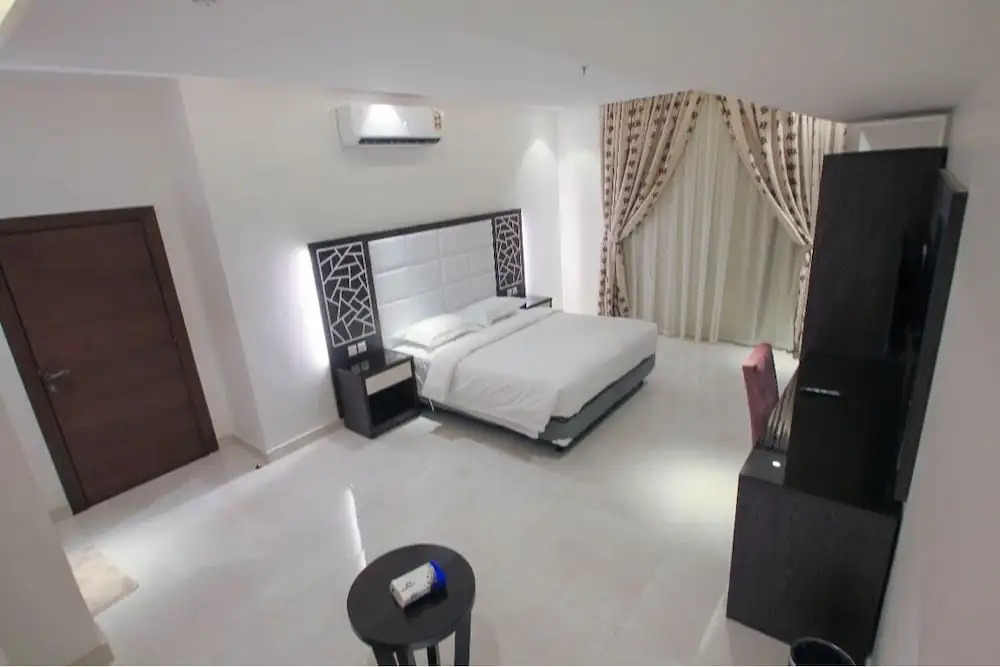 Brief Hotel