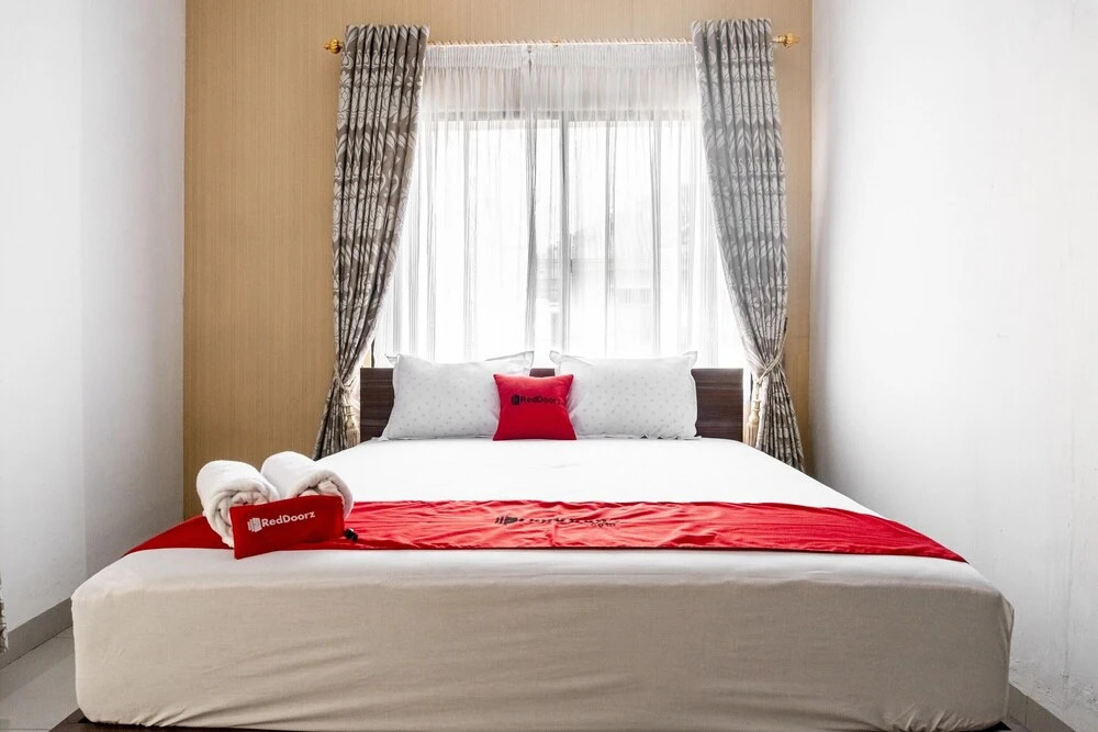 Afifah Guesthouse by RedDoorz