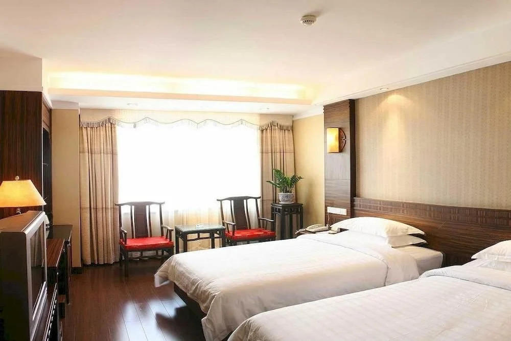 Golden Lotus Herton Seaview Hotel