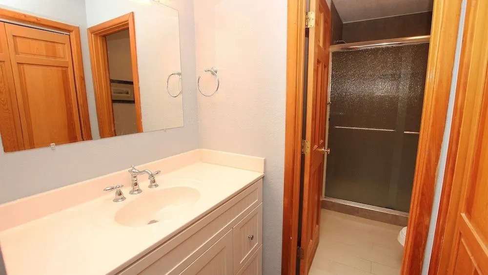 Newmania - 5 Br Home