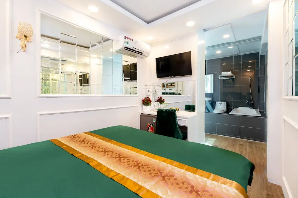 White Diamond PN Hotel
