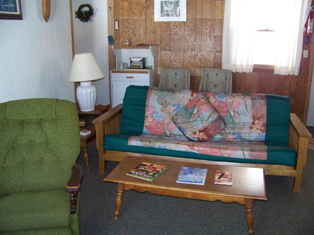 Peterson's Cottages