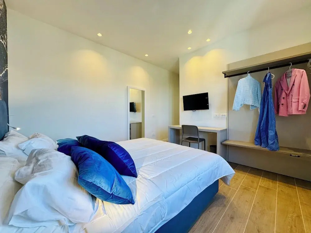 YourHome - Il Pino Rooms & Apartment