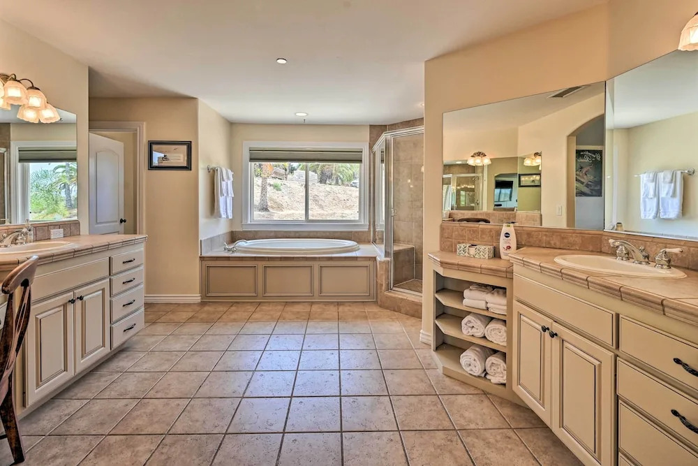 Luxe Vista Getaway w/ Private Pool & Hot Tub!