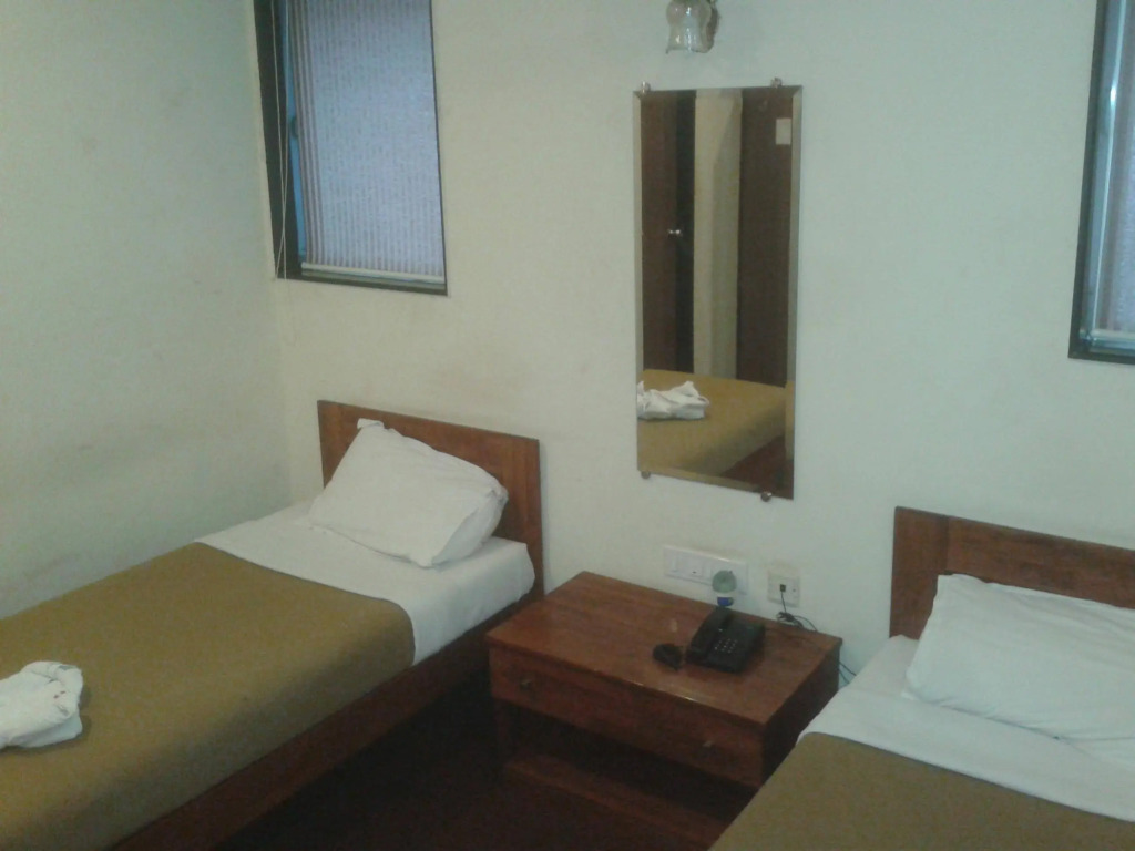 Hotel Q Deck Rooms