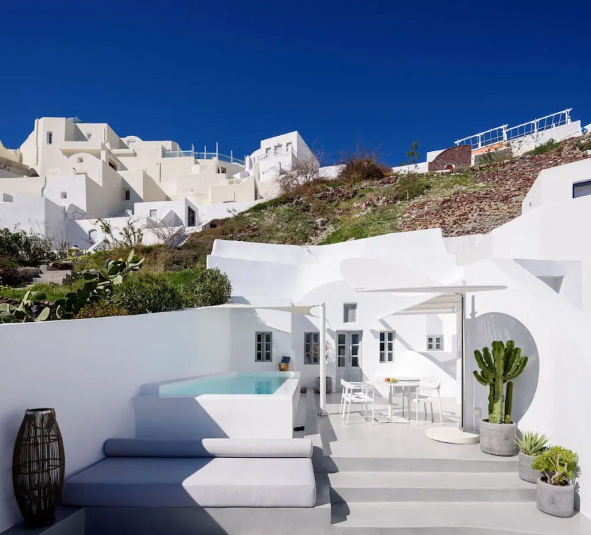 Lathouri Cave Villa