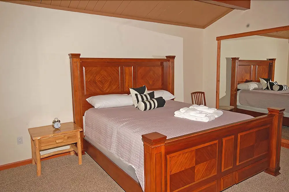 3819 Beach Road - 5 Br home by RedAwning