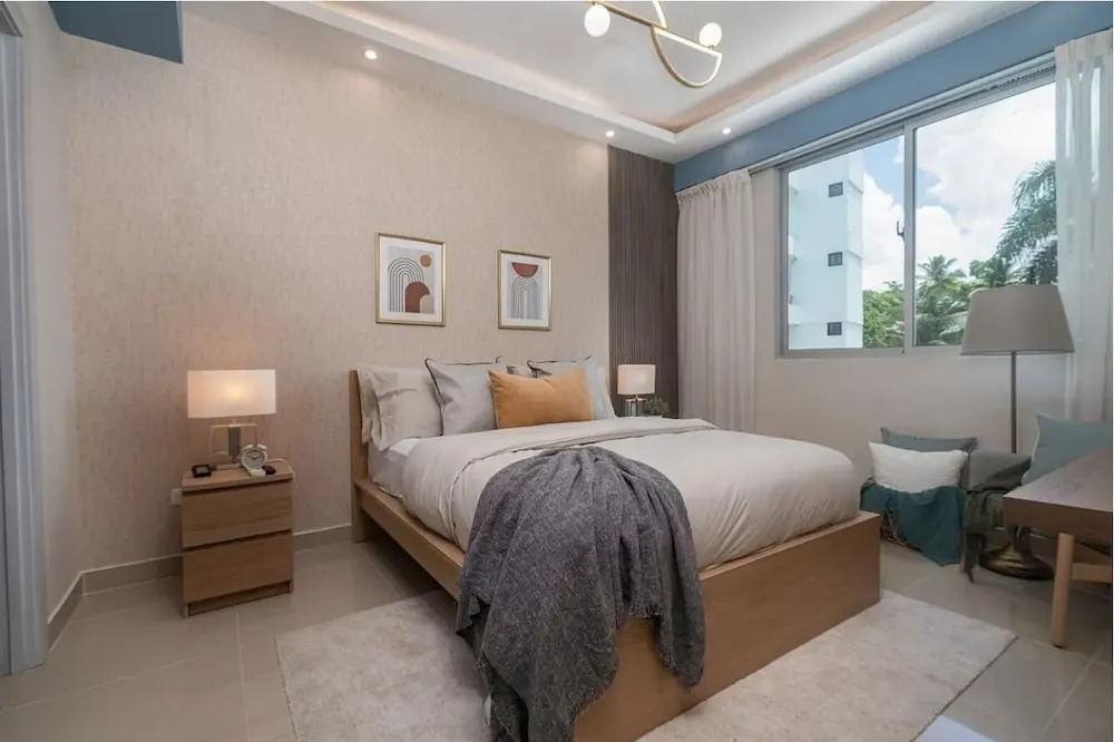 1BRHigh End Apartment PoolGym and social