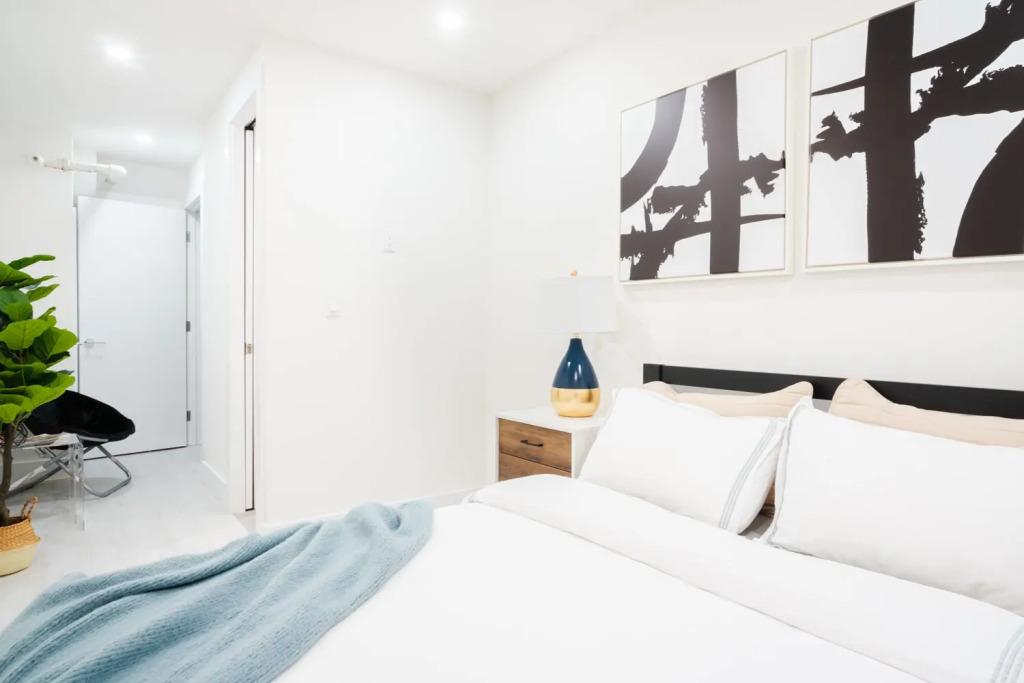 3BR Duplex E Village - W D Outdoor Space