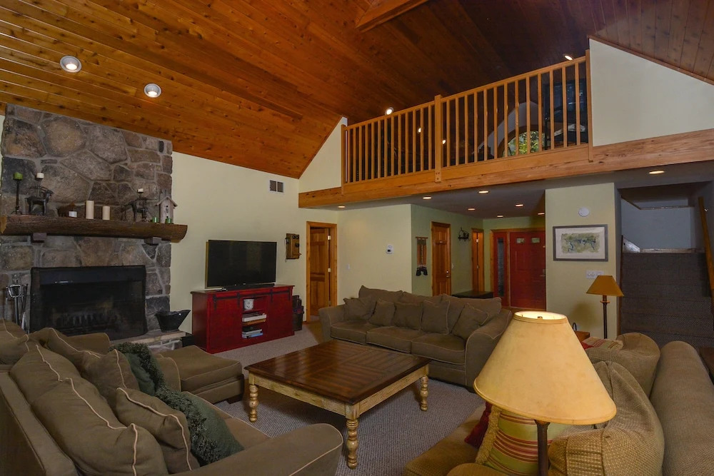All Decked Out 4 Bedroom House