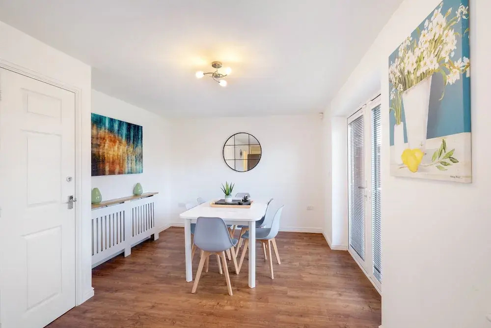 Cherry Banks 5 Bedroom & 3 Bathroom Hse