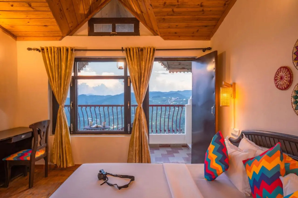 goSTOPS Mukteshwar - Private Rooms and Dorms