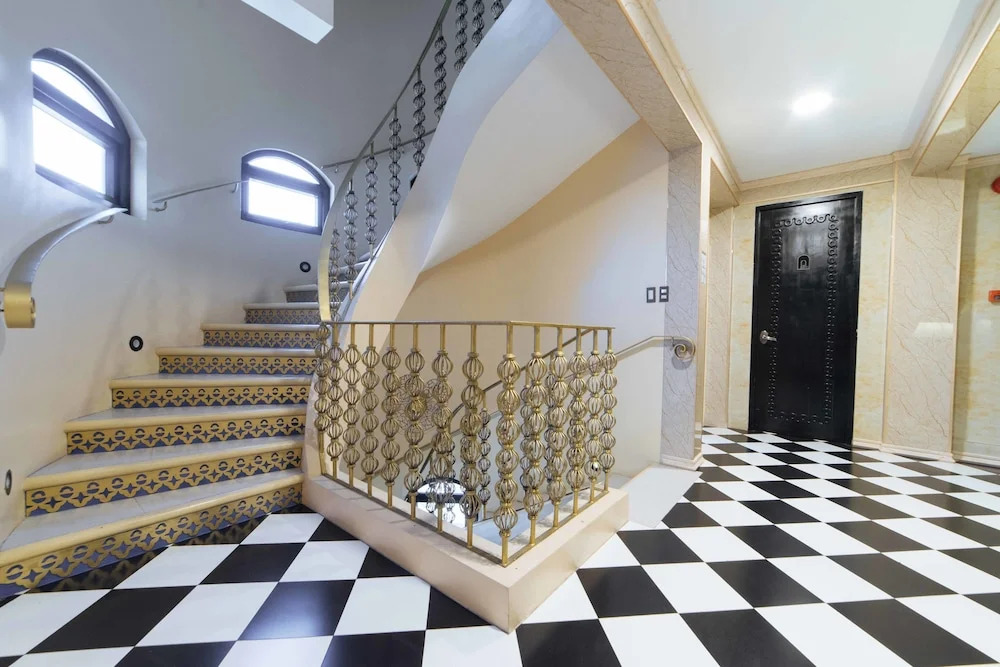 Bless Amare Boutique Hotel by RedDoorz