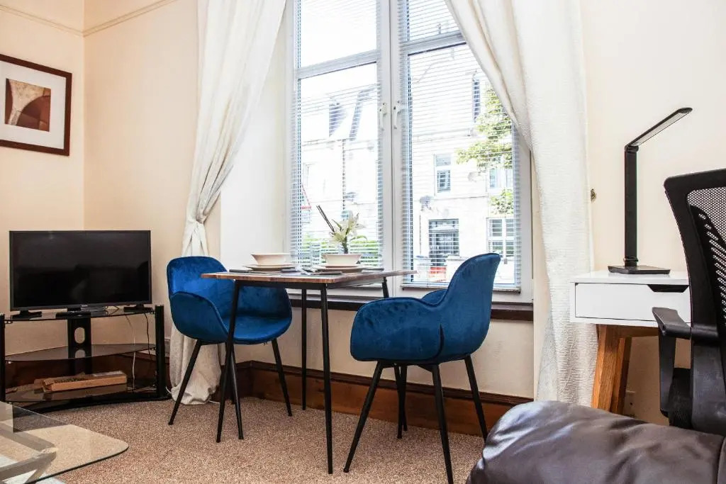 The SUMMIT Apartment - Cozy Aberdeen Westend flat - Perfect for Short or Long stay - 1 bedroom