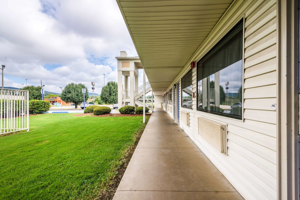 Motel 6-Anniston, AL
