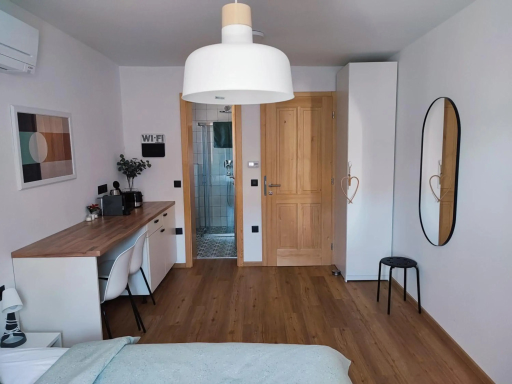 HIŠA NA VOGALU Apartments near Lake Bled