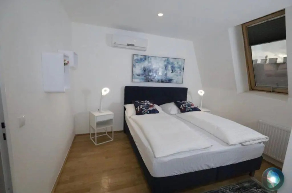 Sunny & cozy Penthouse with Balcony DG5