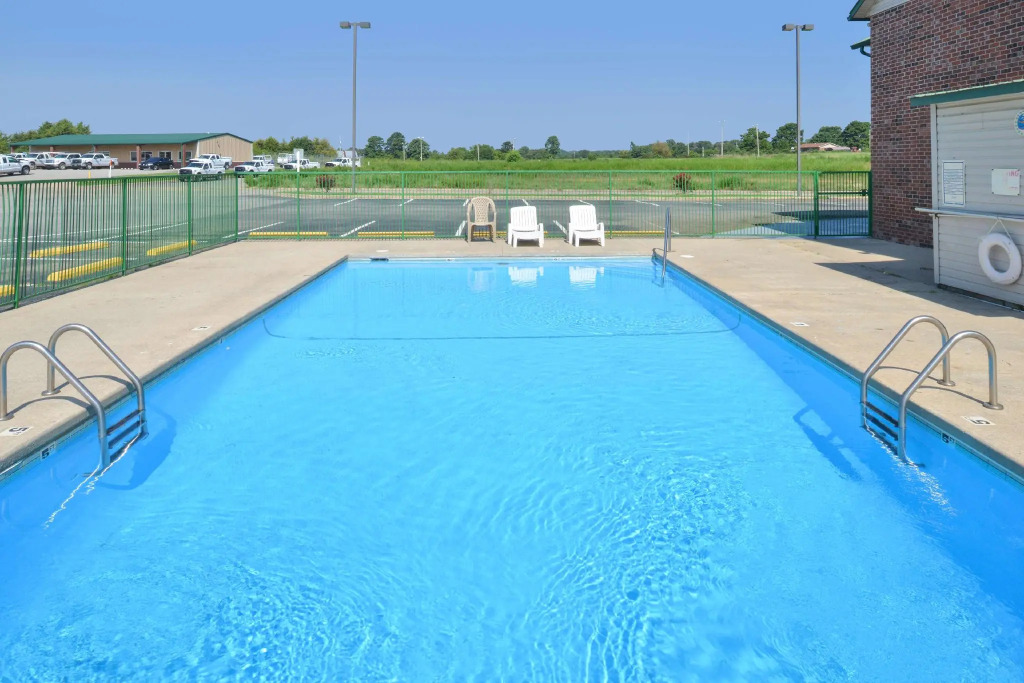 Motel 6-Ozark, AR