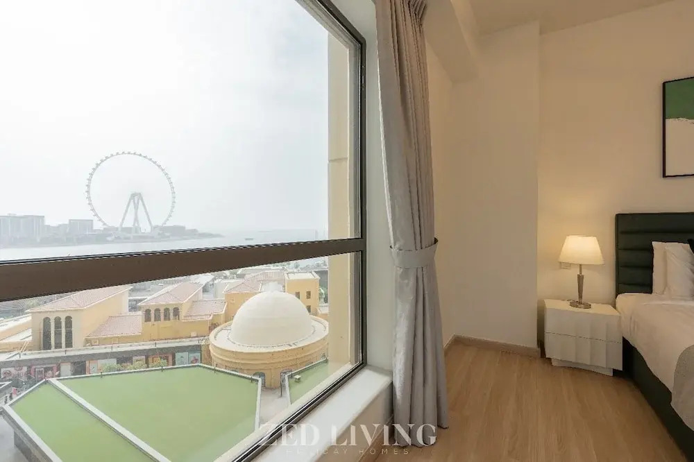 Renovated 1 BR with Sea & Marina Views