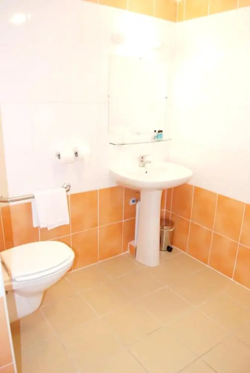 Property With 2 Bedrooms in Biscarrosse, With Shared Pool, Enclosed Garden and Wifi - 12 km From the Beach