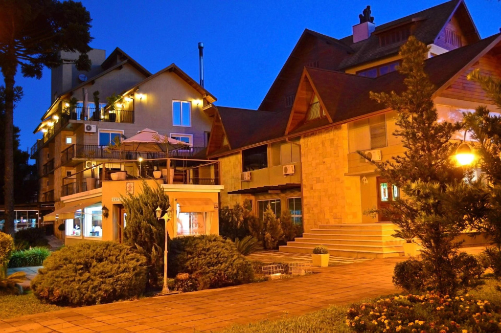 SKY CENTRO HOTEL & SPA - Hotel no centro de Gramado - RS