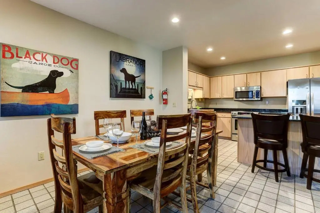 22 Eaglewood Condo