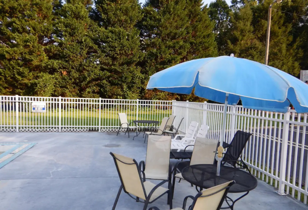 Amercias Best Value Inn - Marion