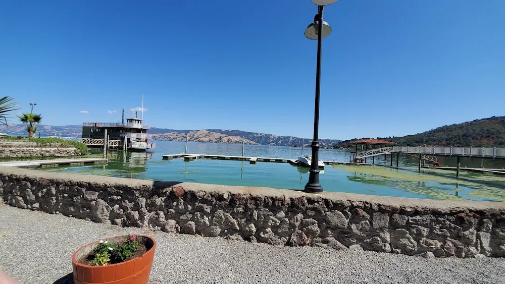 Clear Lake Vista Resort