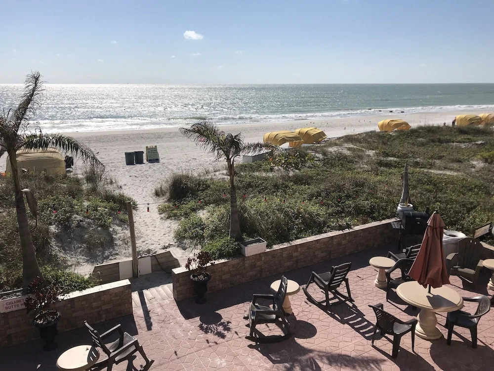Schooner Hotel