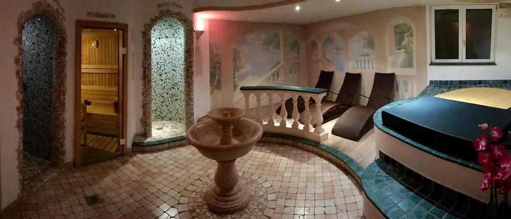 Liz Hotel & Apartments