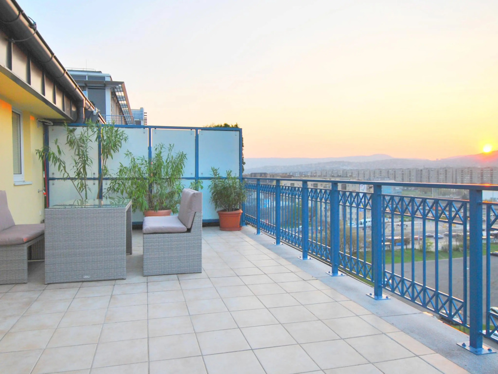 Arpad Bridge Apartments