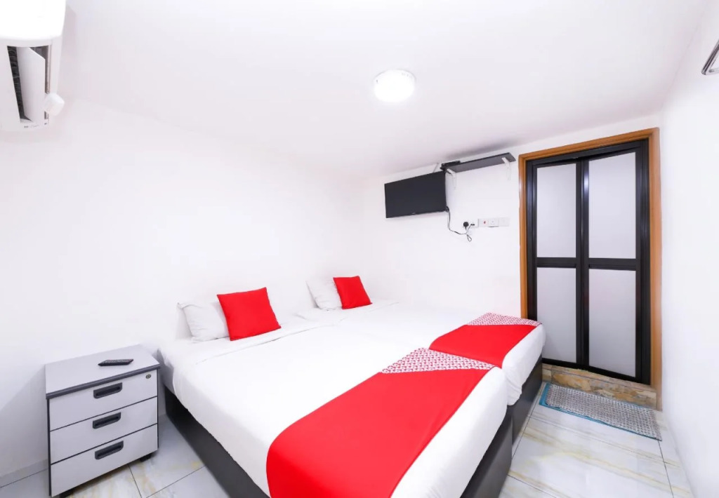 OYO 334 Everest Hotel