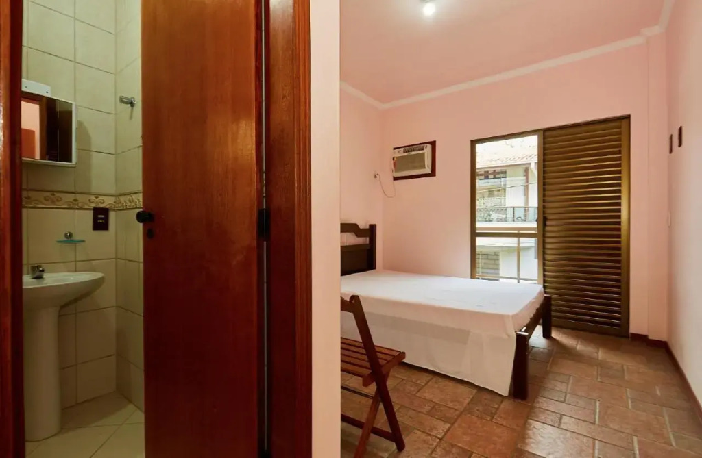 1062 Duplex 100 m da PRAIA DE BOMBINHAS . 2 suites