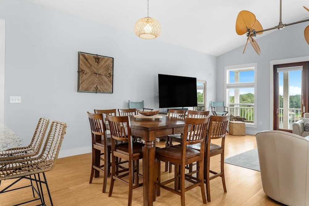 Beach Bay Getaway! Bayfront 4BR 4BA House Sleeps 12 Private Pool Boat Dock