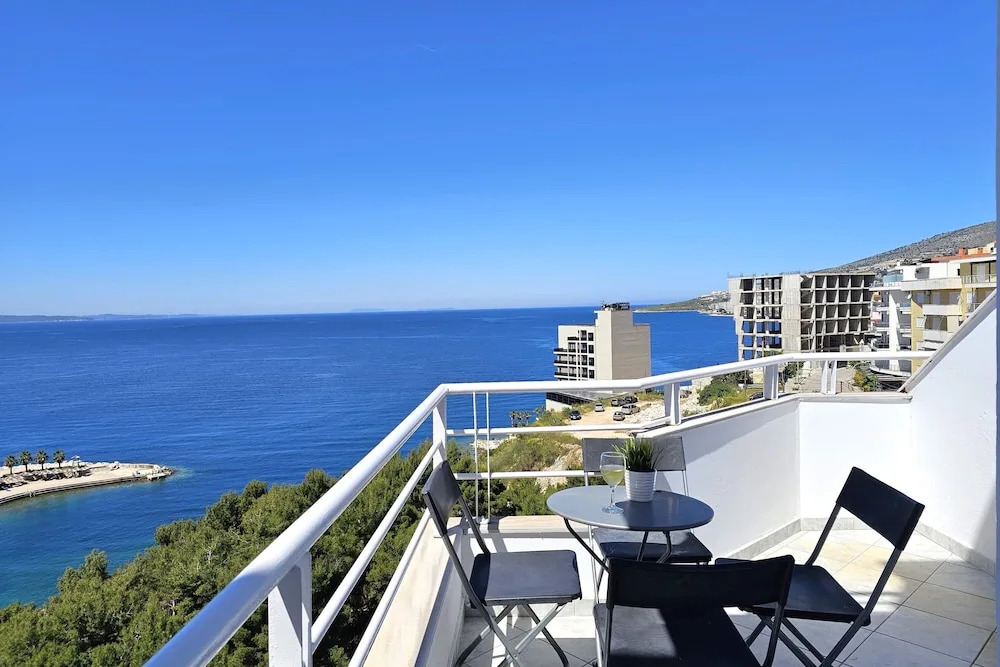 Two Bedroom Apartment With Sea View-061