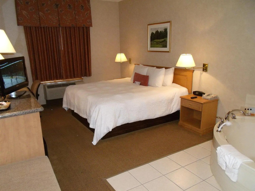Humphry Inn and Suites