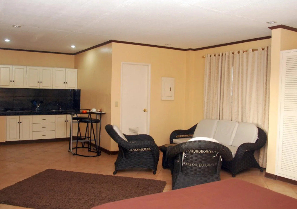 Apartelle Royal
