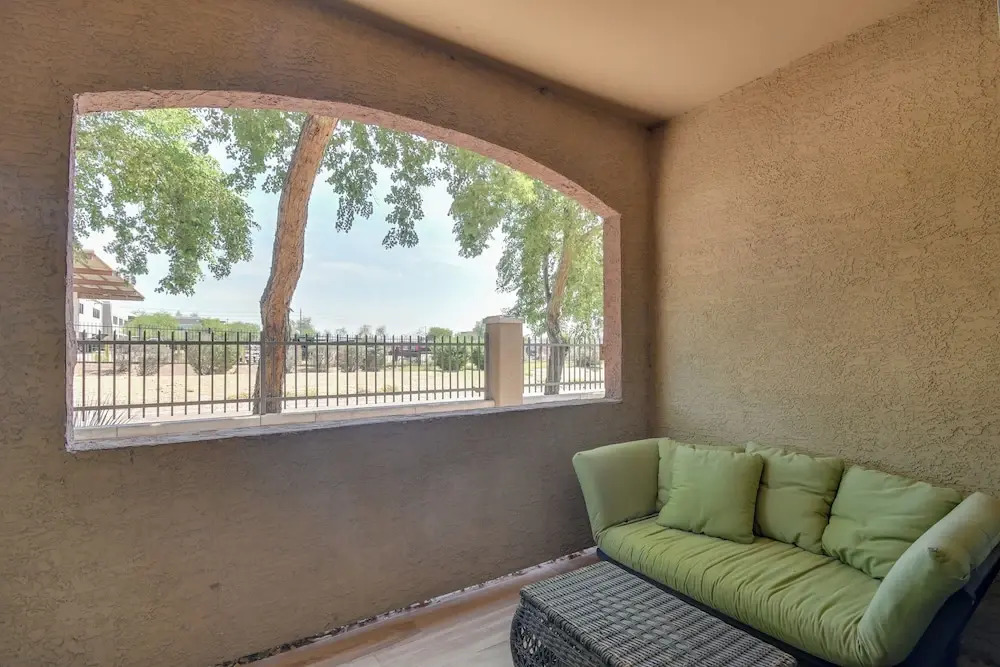 'red Rox' Phoenix Condo w/ Patio ~ 3 Mi to Airport