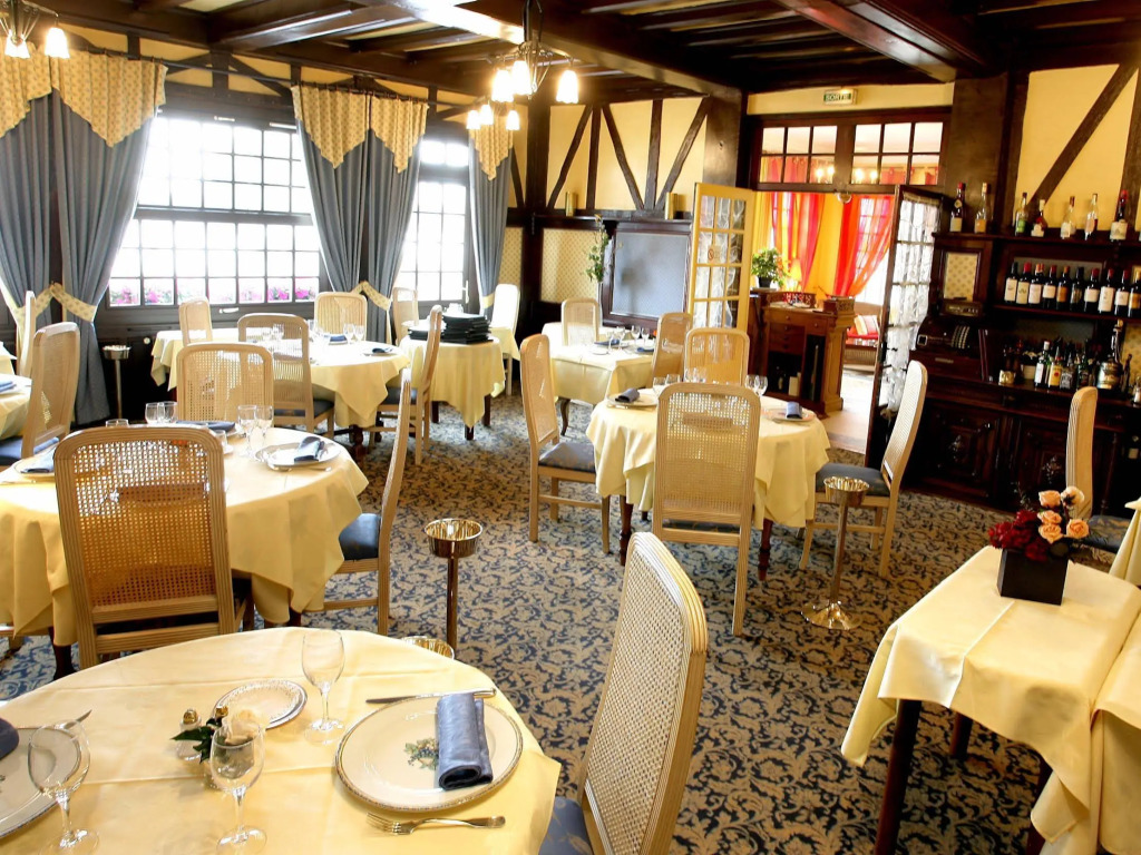 Logis - Hôtel & Restaurant Le Bellevue