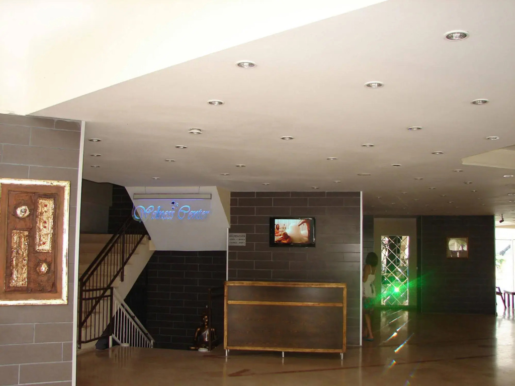 Отель Nex Royal Beach