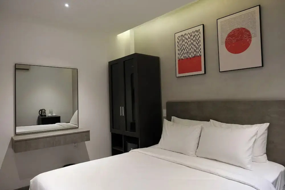 Nicecy Hotel - 218 Le Thanh Ton Street