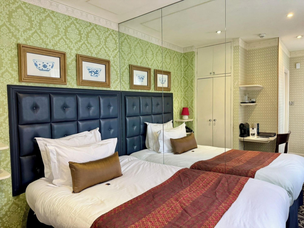 The Leonard Hotel