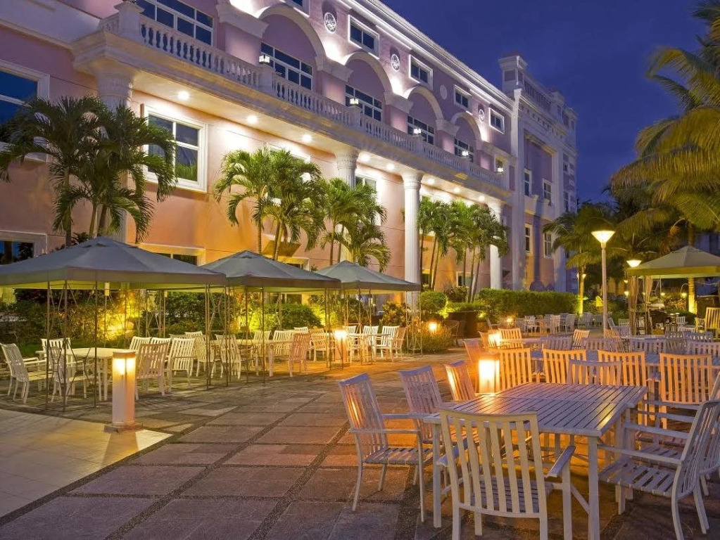 Le Beau Max Resort